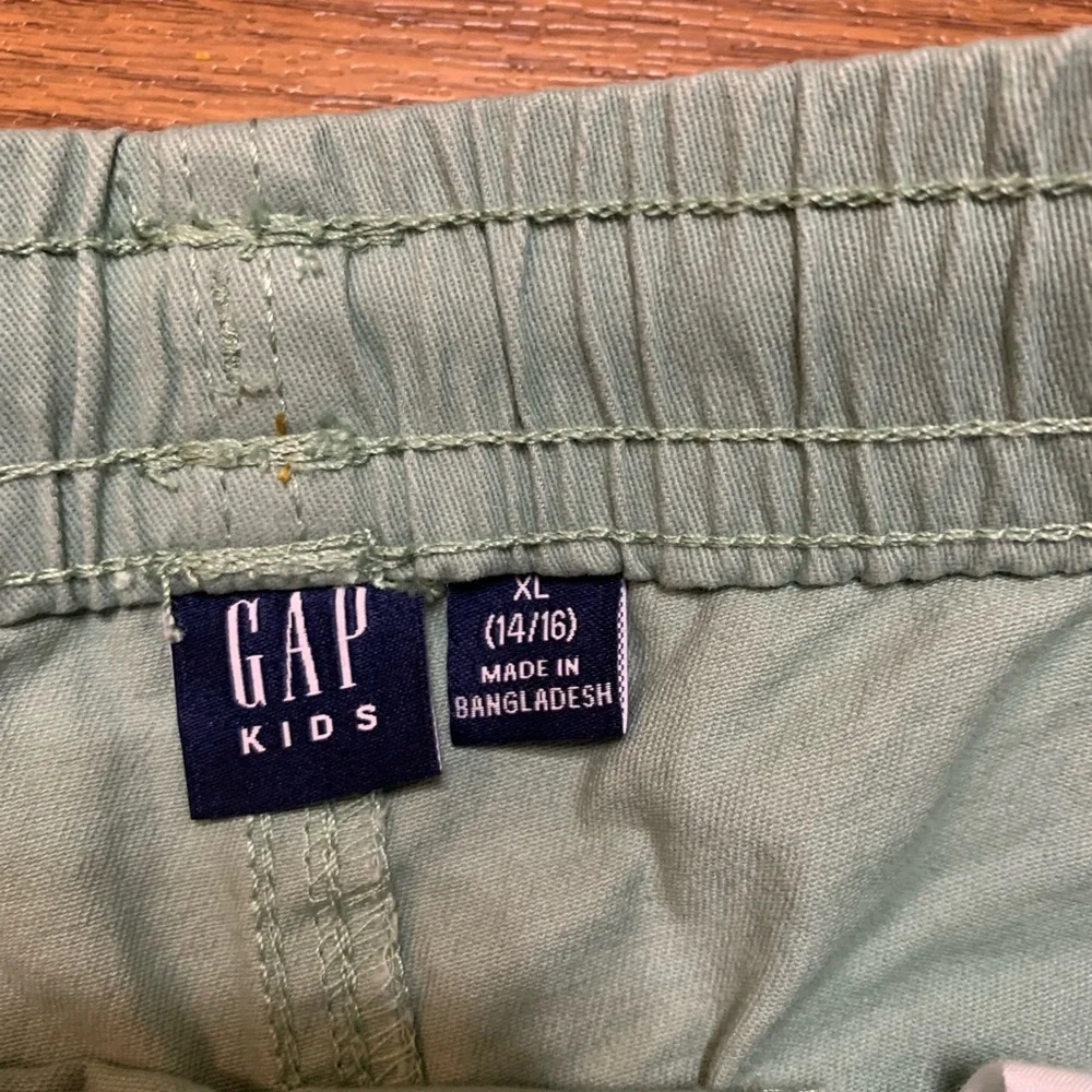 Boys  Light Green Casual Shorts size XL NWT
